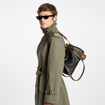 Hand-carry ladies bag